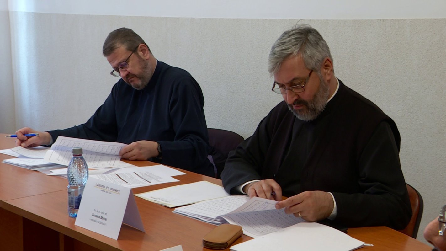 Evaluarea compoziţiilor înscrise la Festivalul‑concurs „Lăudaţi pe Domnul” 228786