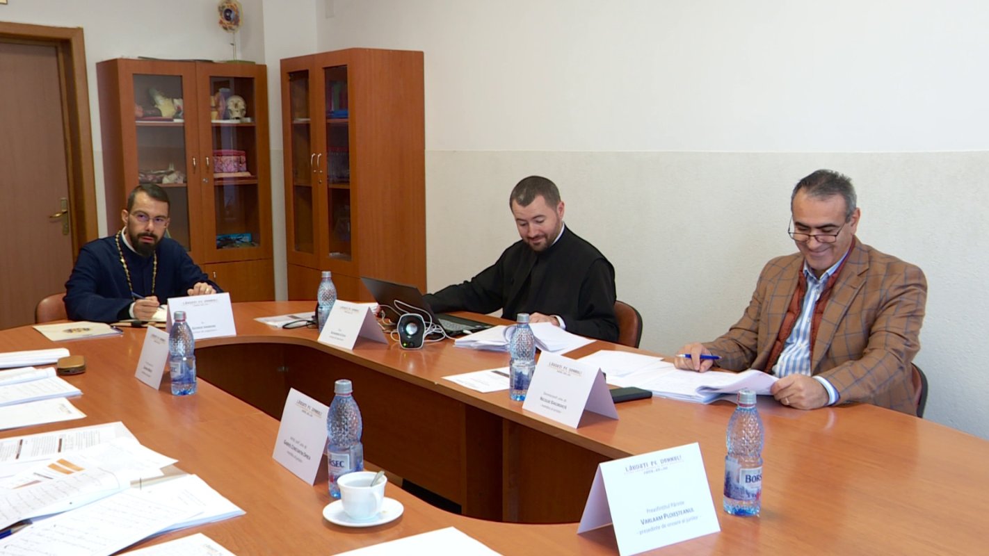 Evaluarea compoziţiilor înscrise la Festivalul‑concurs „Lăudaţi pe Domnul” 228787