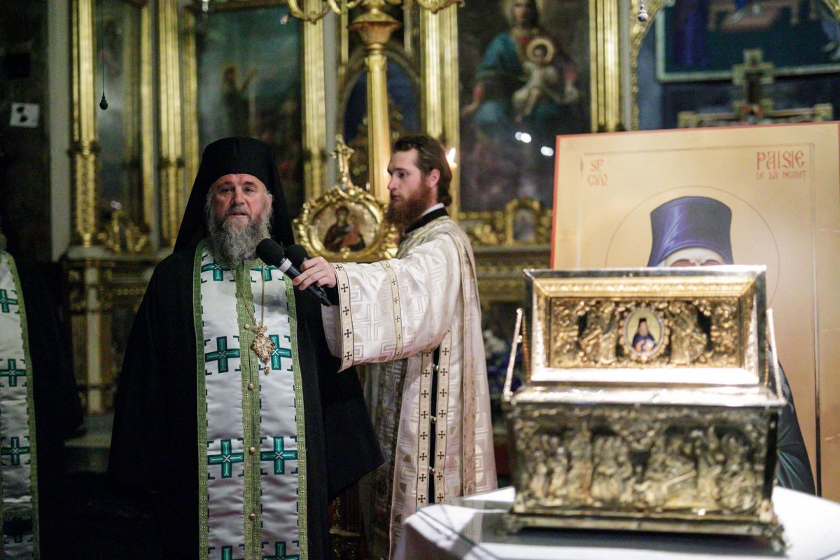 Moaștele Sfântului Cuvios Paisie Velicicovschi au ajuns la Iași 228845