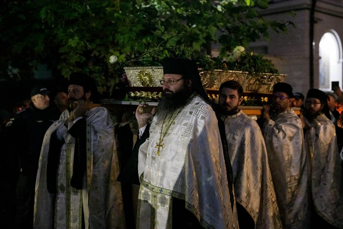 Sfânta Cuvioasă Parascheva își așteaptă pelerinii în curtea catedralei 228872