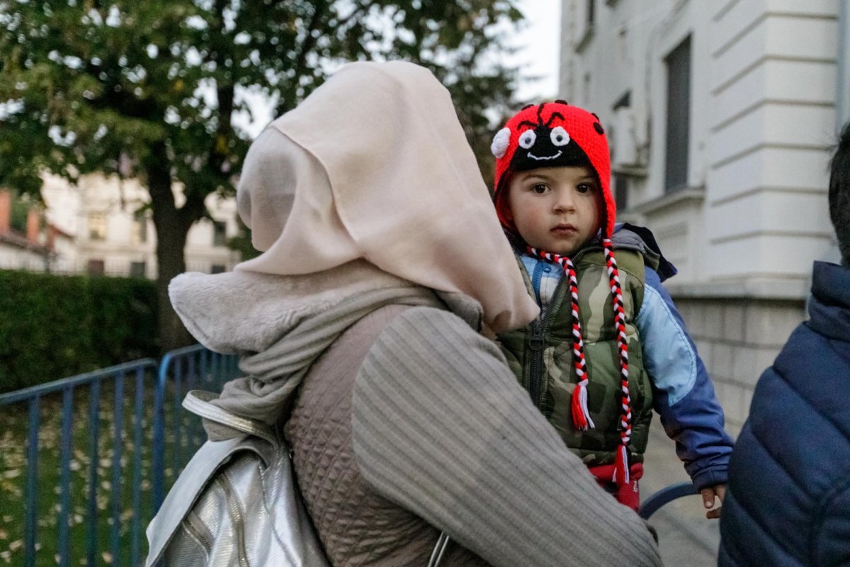 Sfânta Cuvioasă Parascheva își așteaptă pelerinii în curtea catedralei 228889