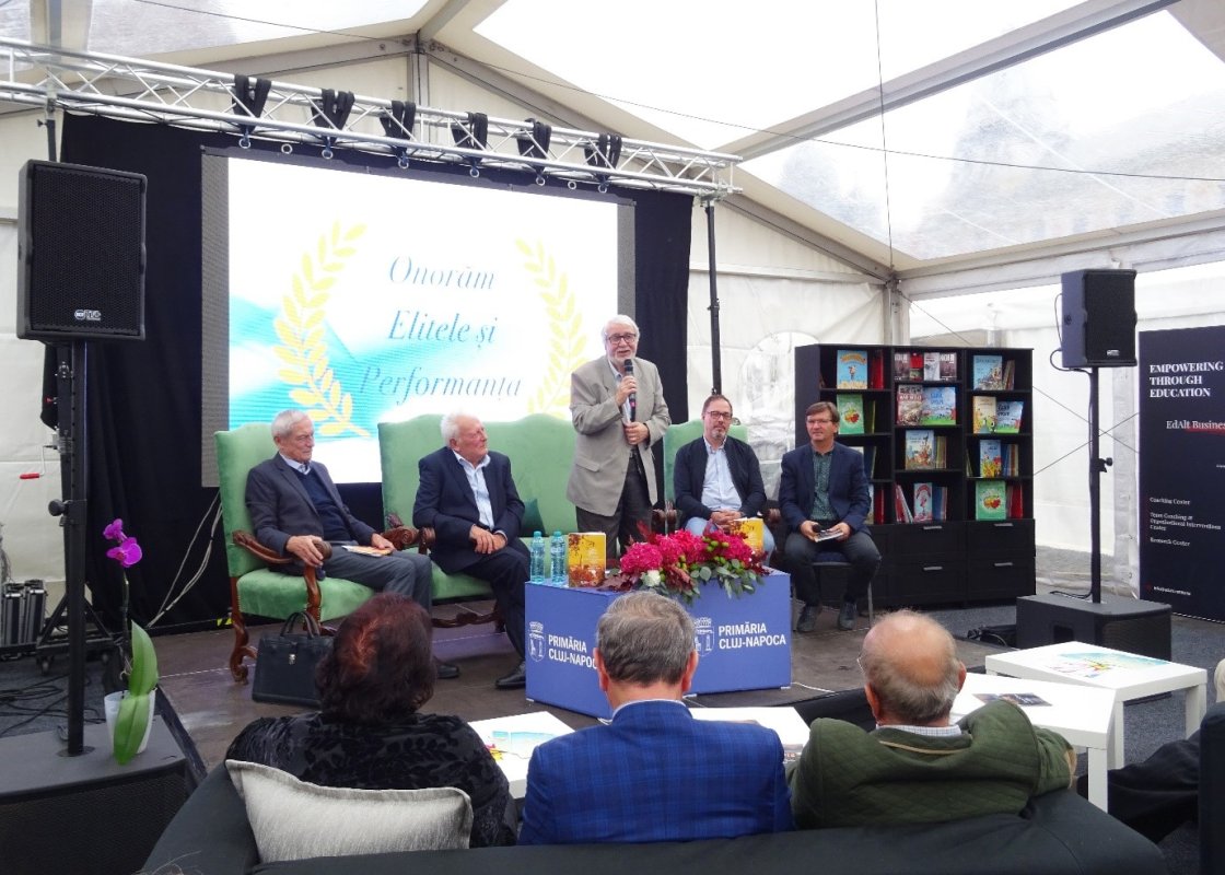 Poezia te ajută să înţelegi minunea lumii 228353