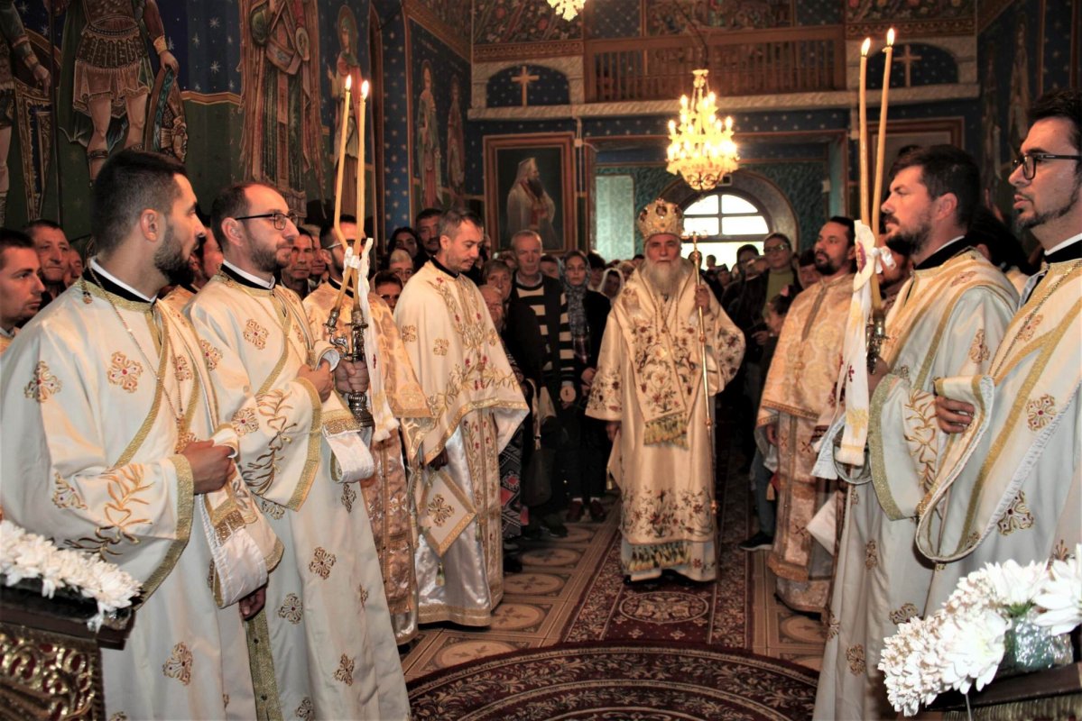 Momente de bucurie  și împlinire la o parohie din Gorj 229120