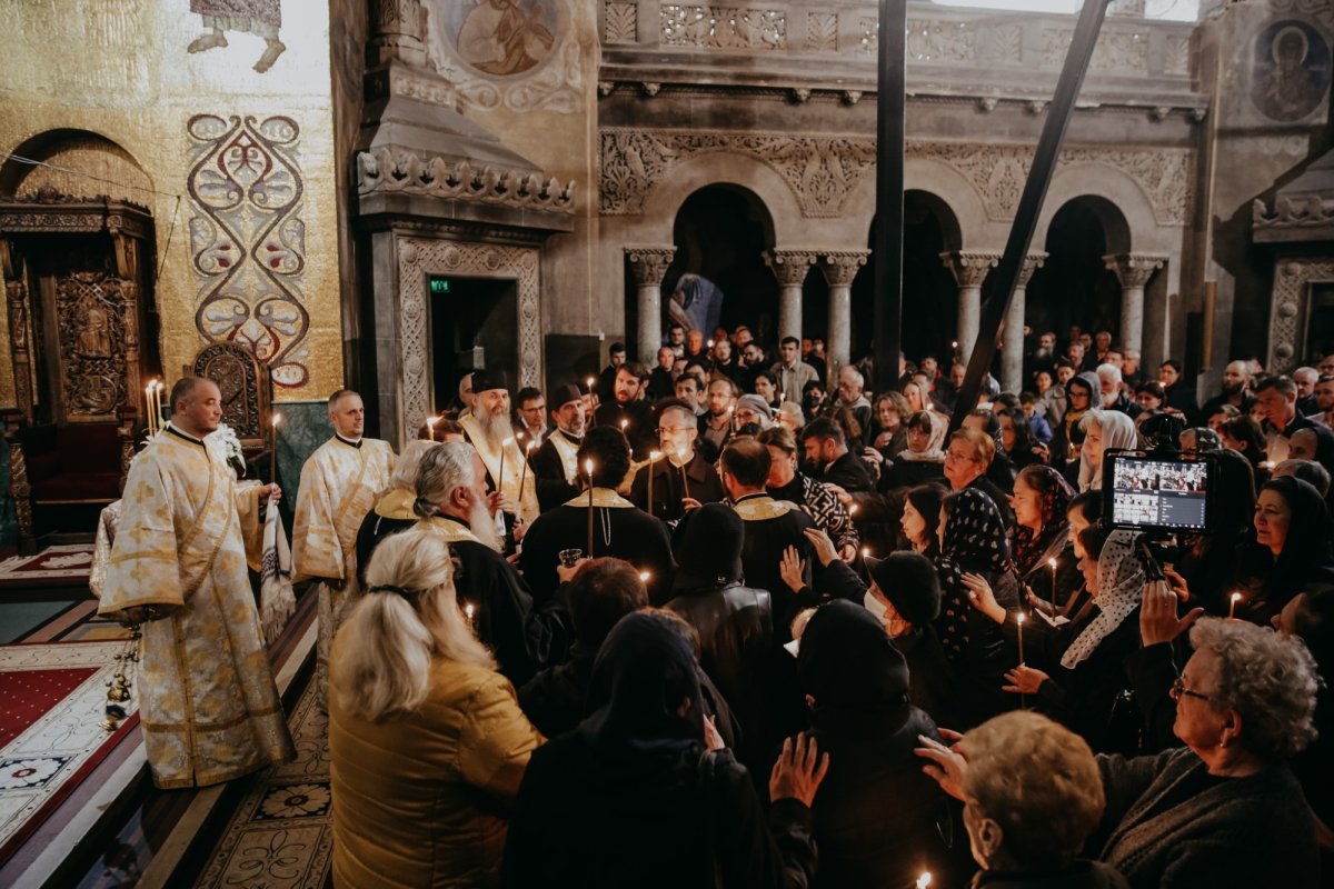 Parastas la un an de la trecerea la cele veșnice a Episcopului Vasile Flueraș 229072