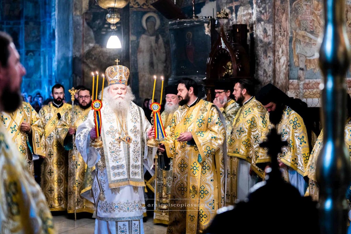 Rugăciune și comuniune la Mănăstirea „Sfântul Ioan cel Nou de la Suceava” 229112