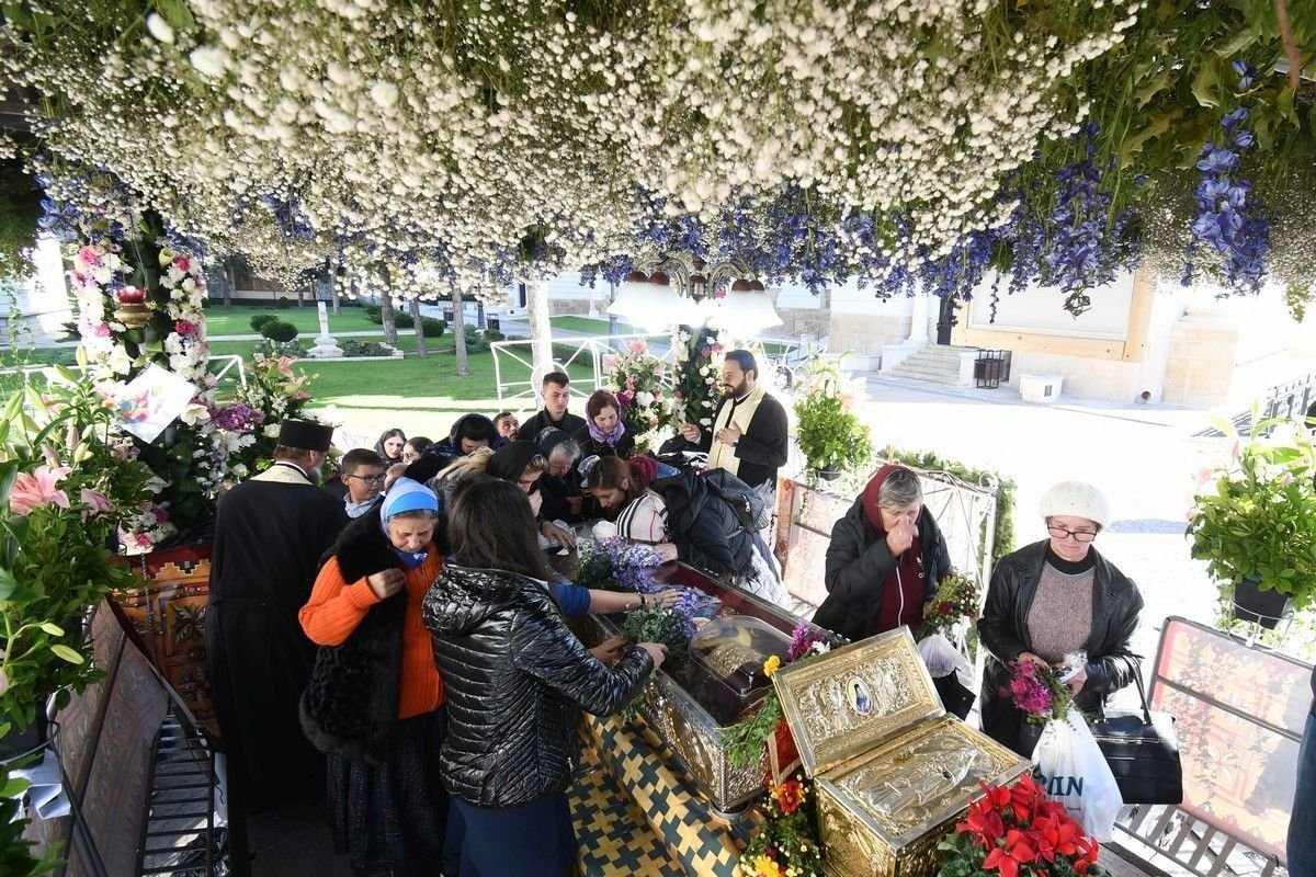 „Vin la Sfânta Parascheva în semn de mulţumire” 229397