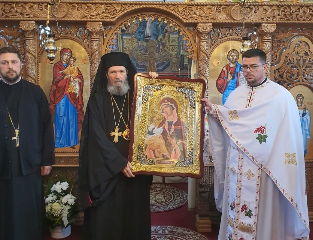 Binecuvântare arhierească în parohia bihoreană Sânlazăr 229531