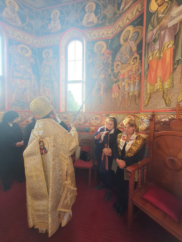 Binecuvântare arhierească în parohia bihoreană Sânlazăr 229532