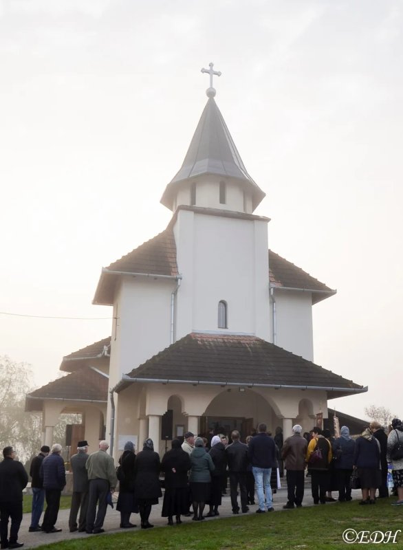 Noua biserică din Căinelu de Jos, Hunedoara, a fost sfinţită 229520