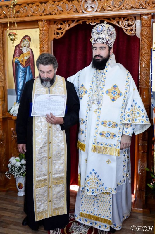 Noua biserică din Căinelu de Jos, Hunedoara, a fost sfinţită 229522