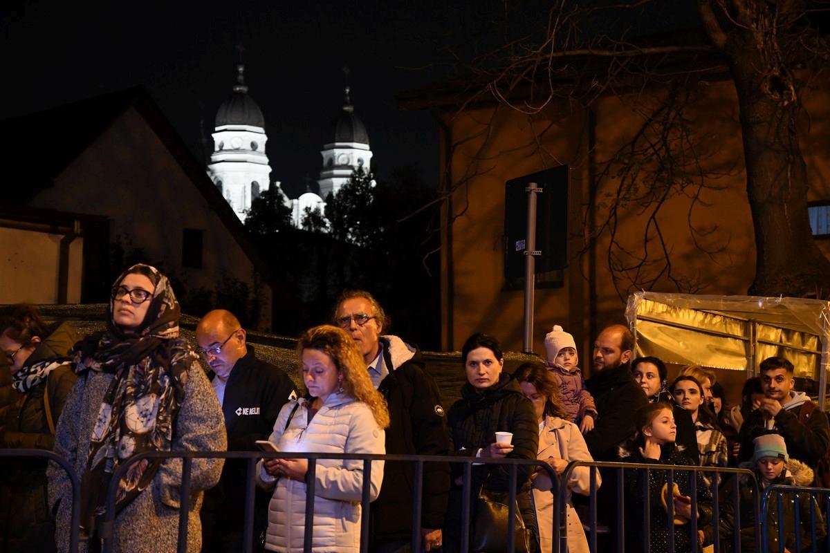 Credinţă şi rugăciune în jurul Sfintei Parascheva 229749