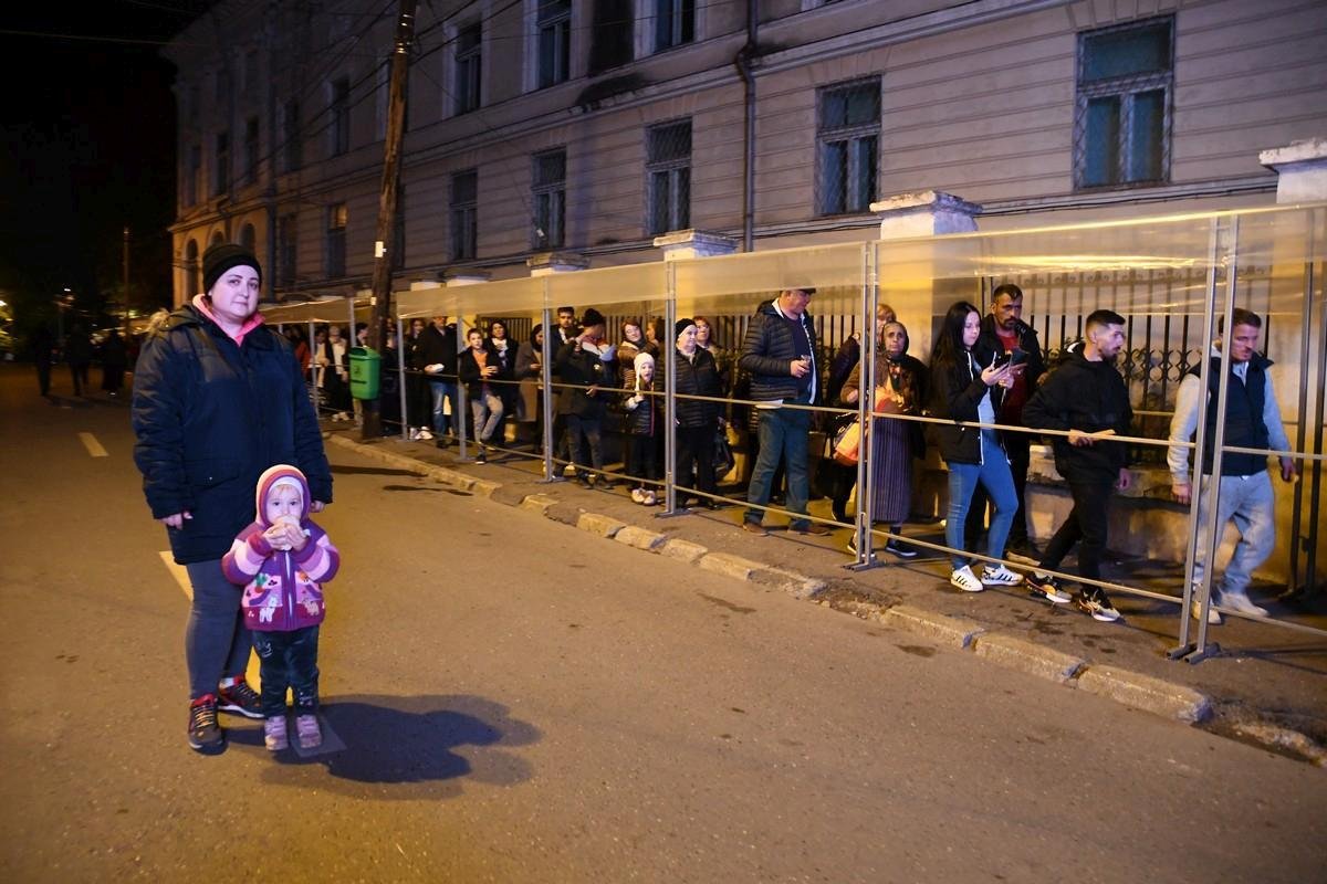 Credinţă şi rugăciune în jurul Sfintei Parascheva 229753