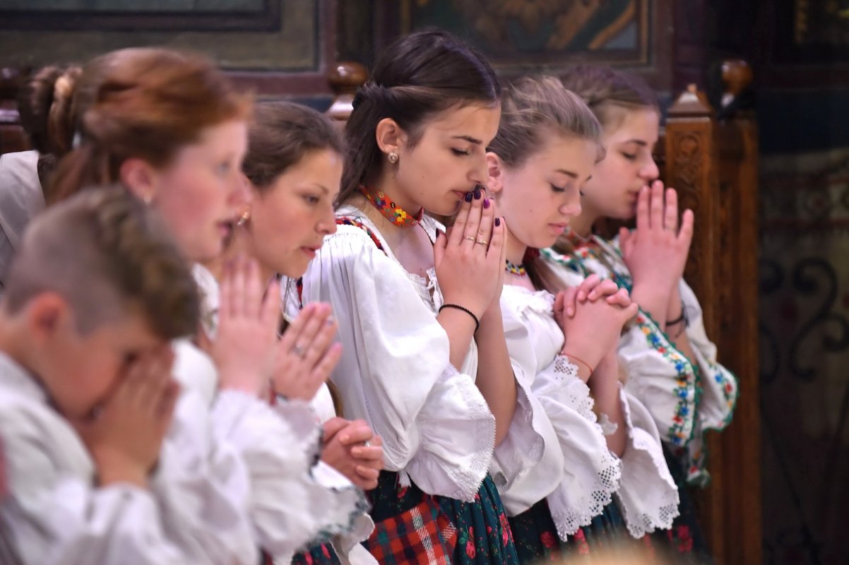 Fotografii artistice ale Publicațiilor Lumina 229820