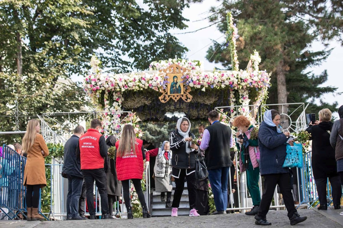 Mărturii de la pelerinii Sfintei Parascheva 229765