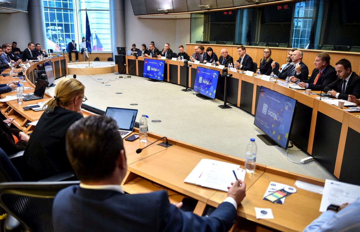 Suntem o țară a contrastelor  în domeniul digital 229829