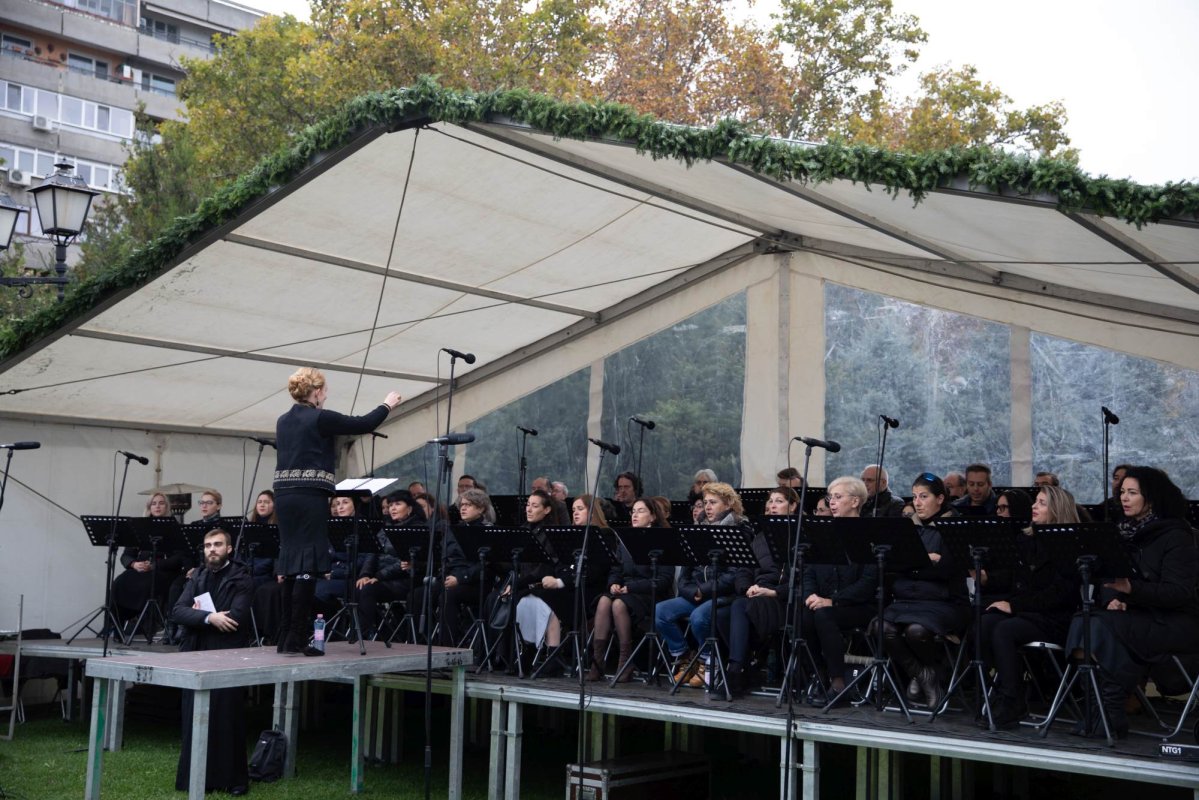 Sute de mii de suflete au adus cinstire Sfintei Parascheva la Iași 229862