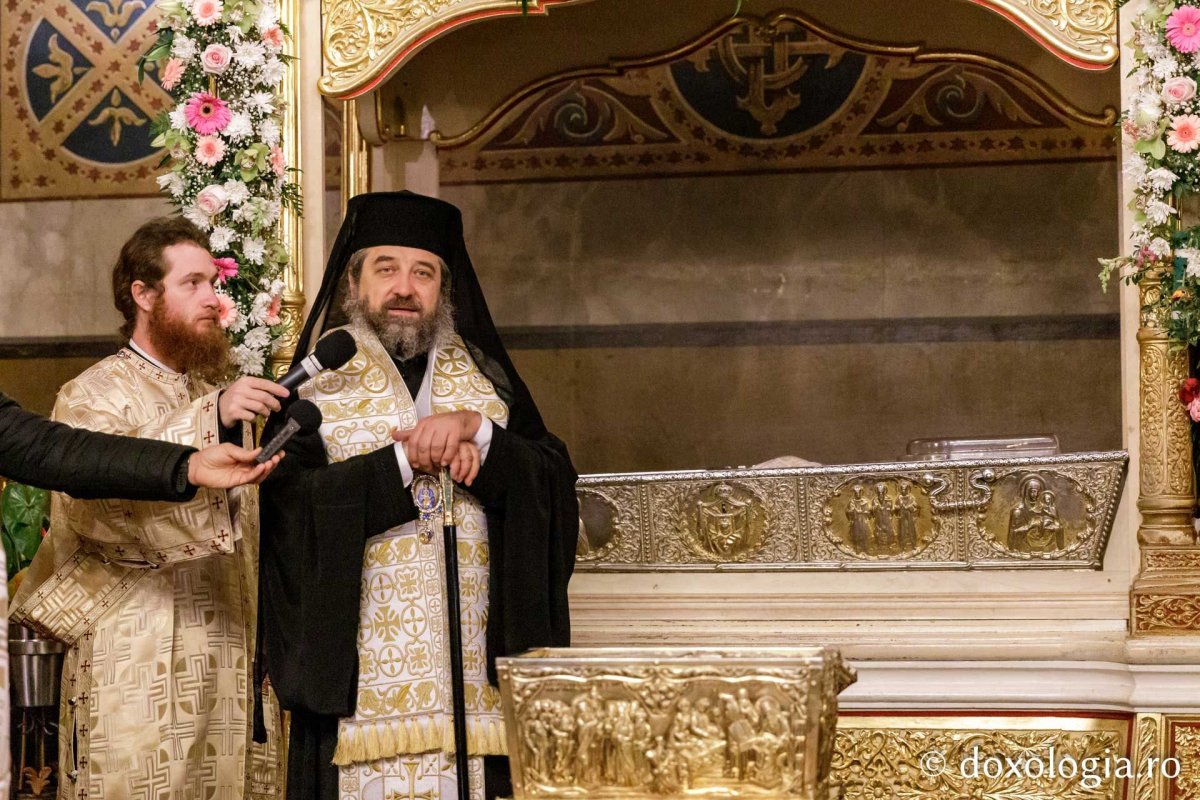 Sfânta Parascheva își așteaptă pelerinii în catedrală 230143