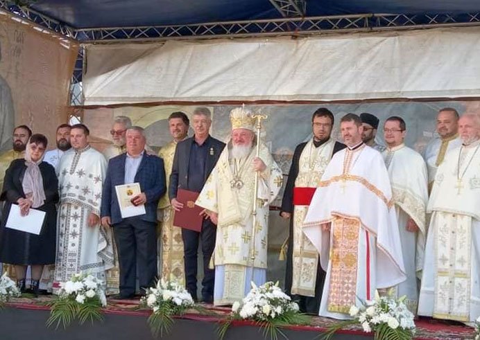 Biserica parohiei prahovene Stejaru a fost sfințită 230190