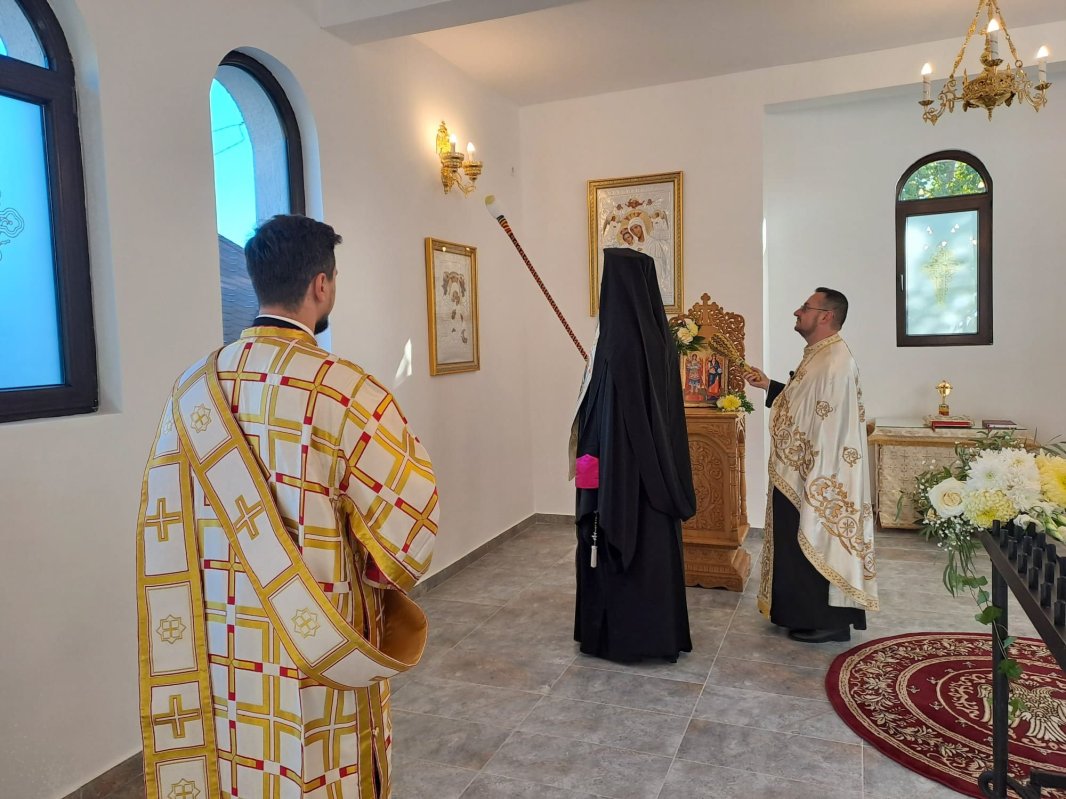 Capelă mortuară și pictură nouă la biserica Parohiei Valea Stâlpului 230210