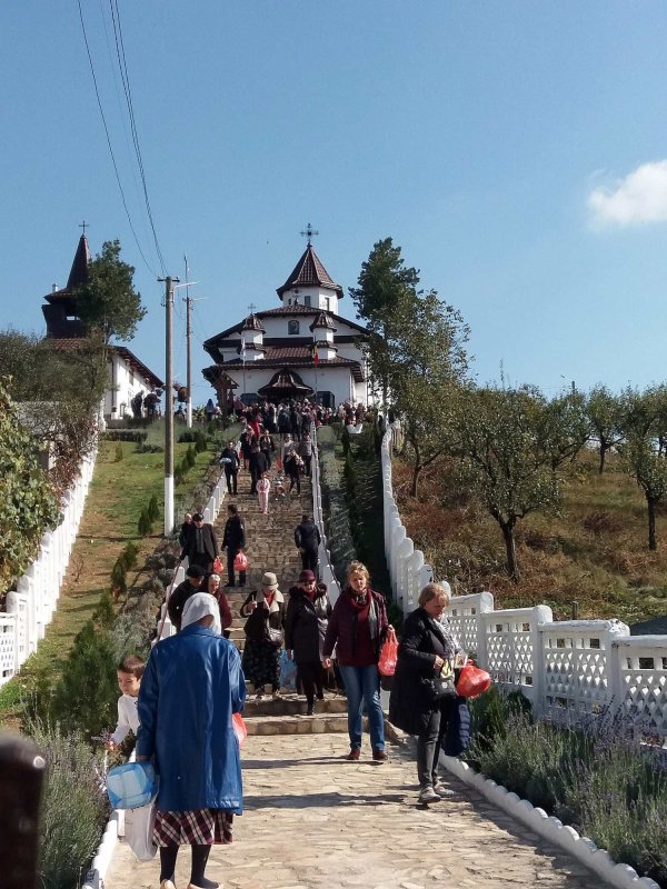 Momente de împlinire pentru o comunitate din județul Argeș  230192