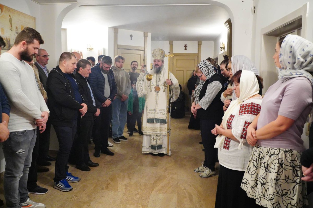 Slujiri arhierești la românii din Suedia și Norvegia 230204