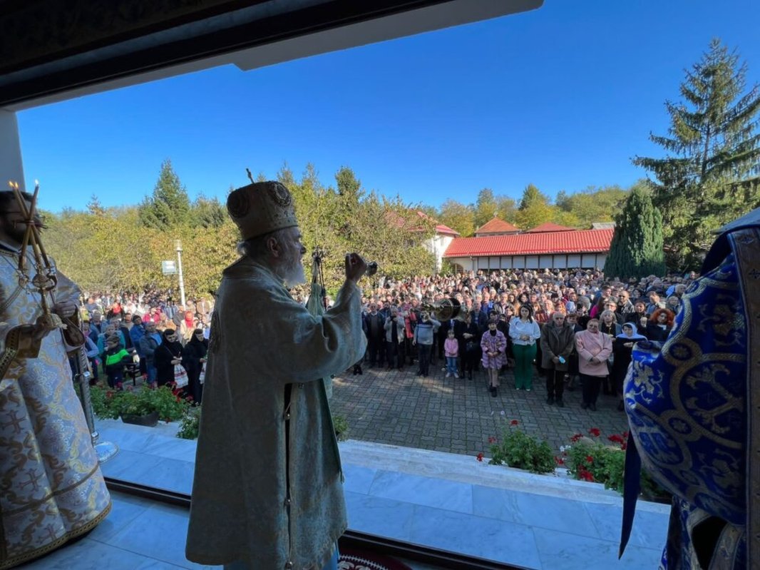 Pelerinaj la sfințirea bisericii mănăstirii arădene Feredeu 230365