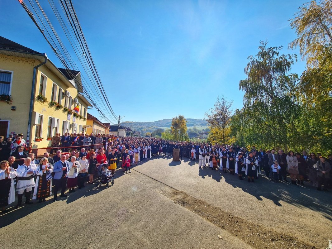 Resfințirea bisericii parohiale din localitatea bistrițeană Mărișelu 230292