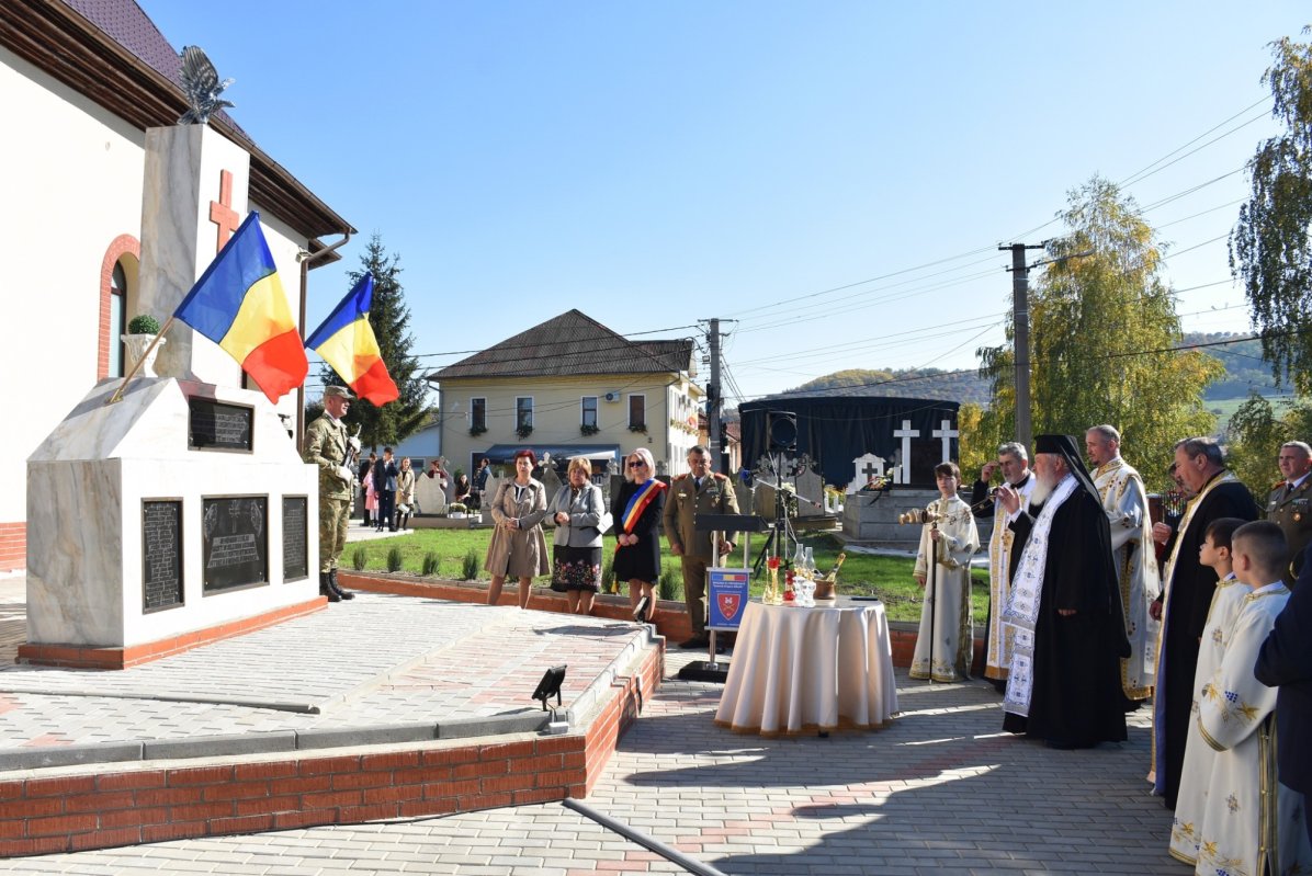 Resfințirea bisericii parohiale din localitatea bistrițeană Mărișelu 230295