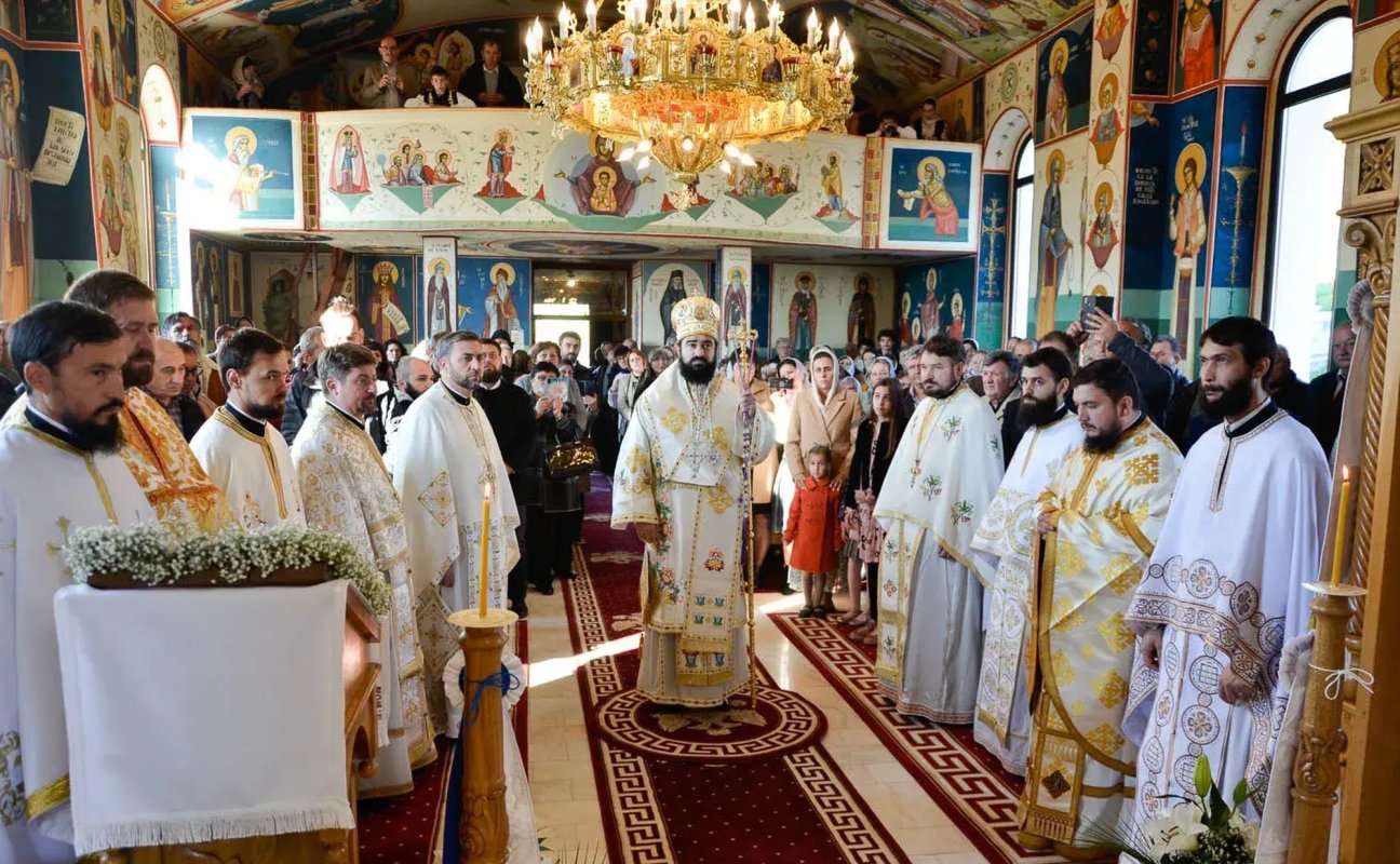 Biserica din parohia hunedoreană Mânerău a fost târnosită 230462