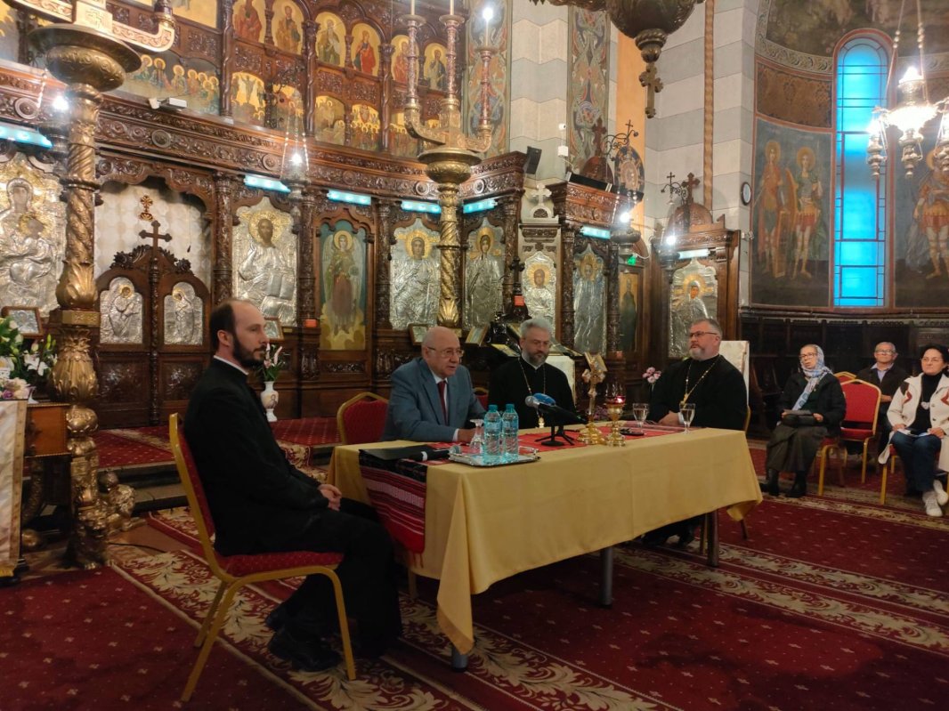 Conferință despre rolul rugăciunii în vindecarea pacienților în Capitală 230489