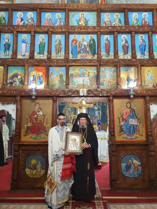 Liturghie arhierească în parohia bihoreană Săcueni 230477