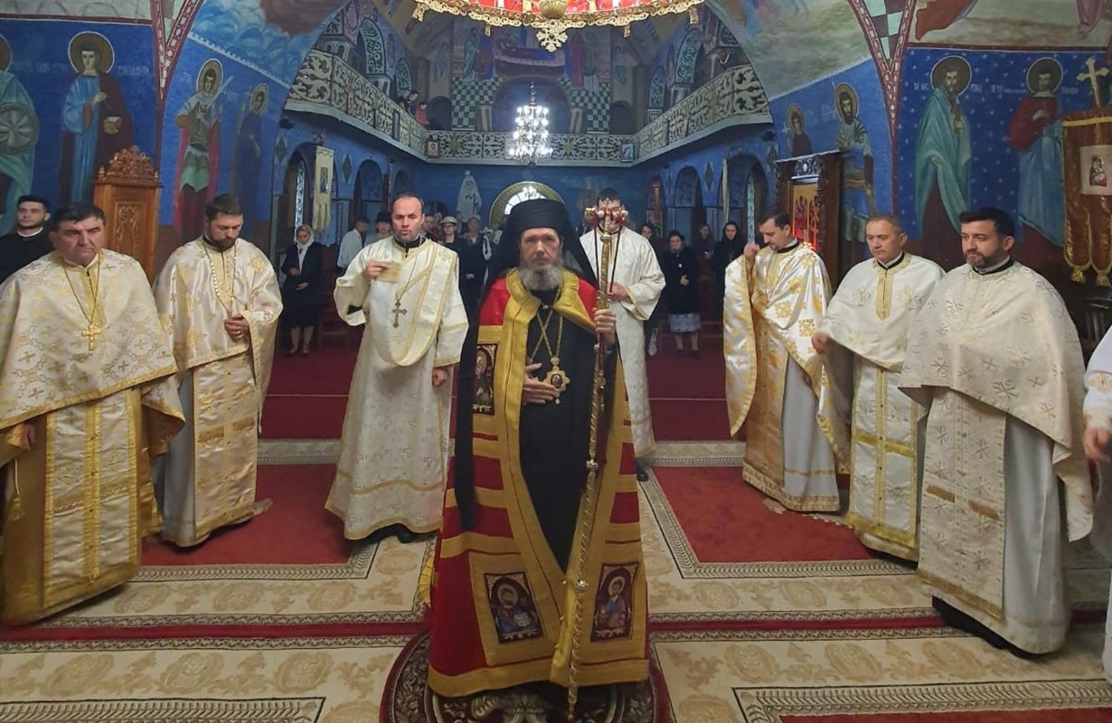 Liturghie arhierească în parohia bihoreană Săcueni 230478