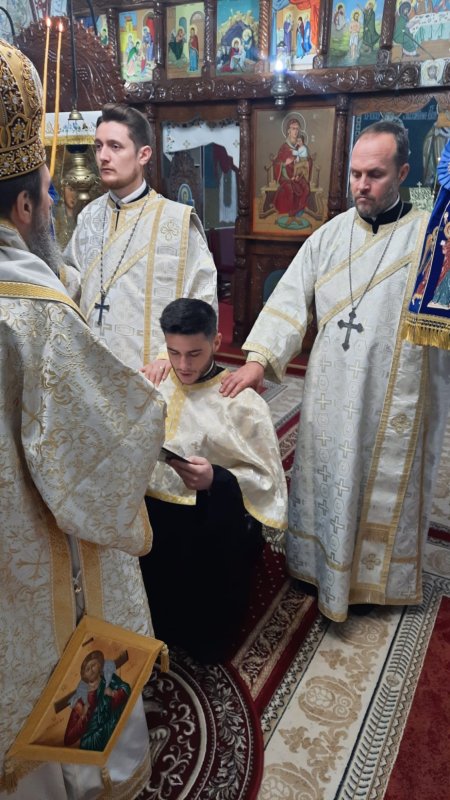 Liturghie arhierească în parohia bihoreană Săcueni 230479