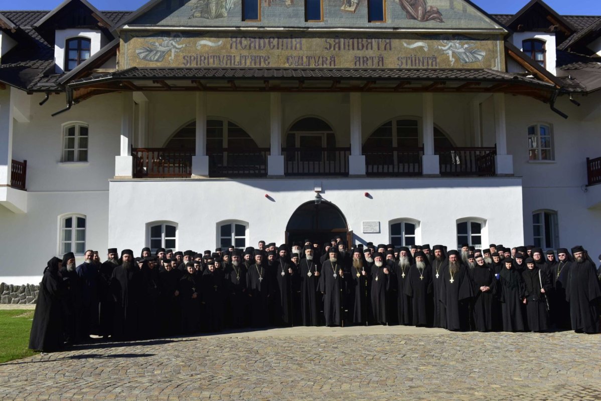 Sinaxa monahală la Sâmbăta de Sus 230491