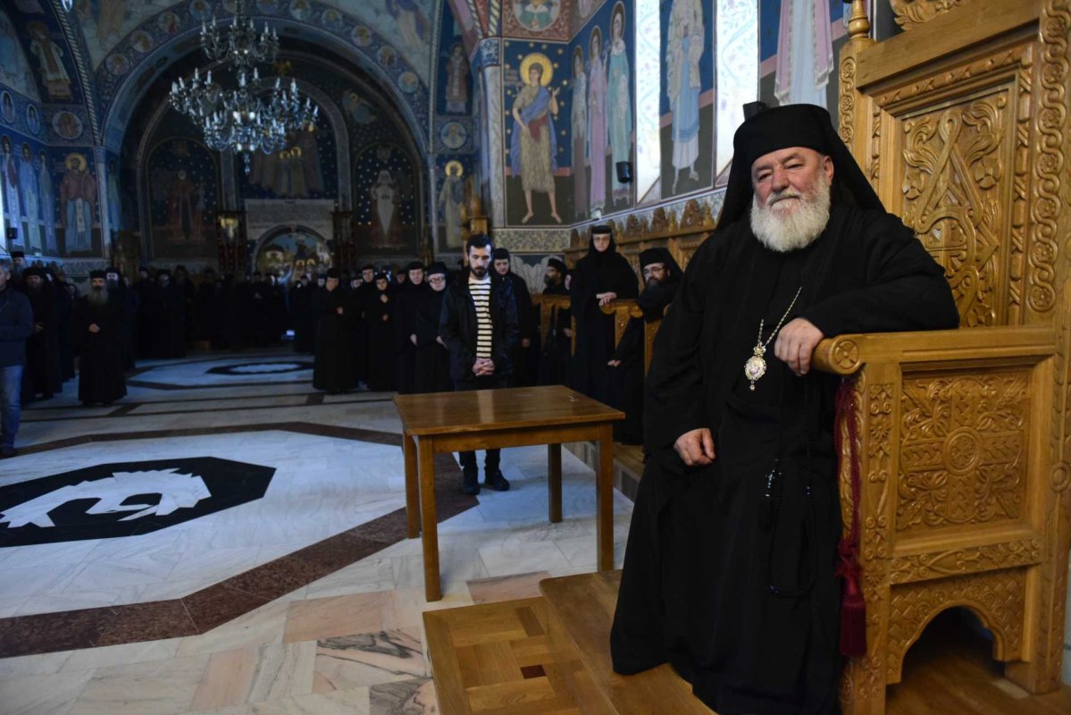 Sinaxa monahală la Sâmbăta de Sus 230492