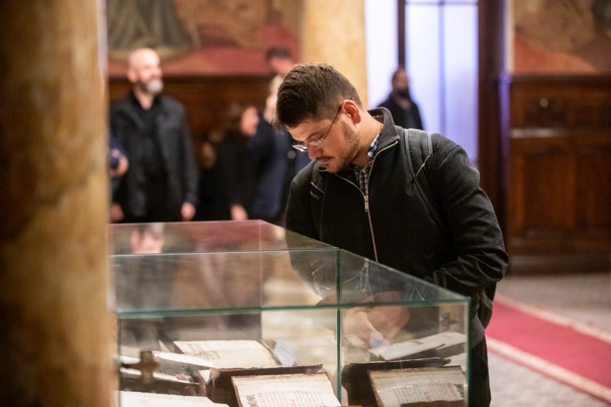 Expoziție cu manuscrise ale Filocaliei românești la Mănăstirea Antim 230702