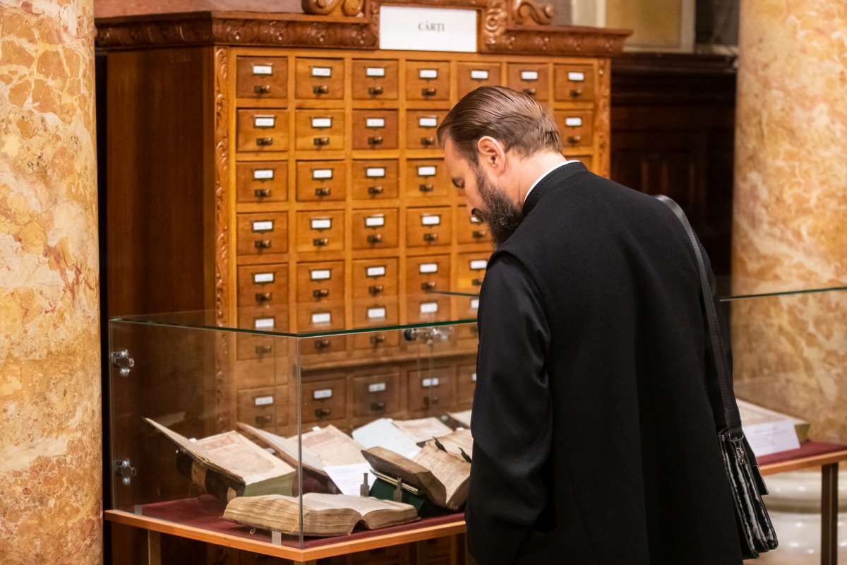 Expoziție cu manuscrise ale Filocaliei românești la Mănăstirea Antim 230705