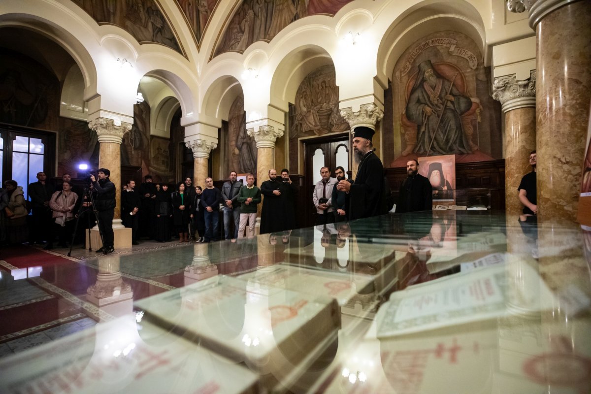 Expoziție cu manuscrise ale Filocaliei românești la Mănăstirea Antim 230716