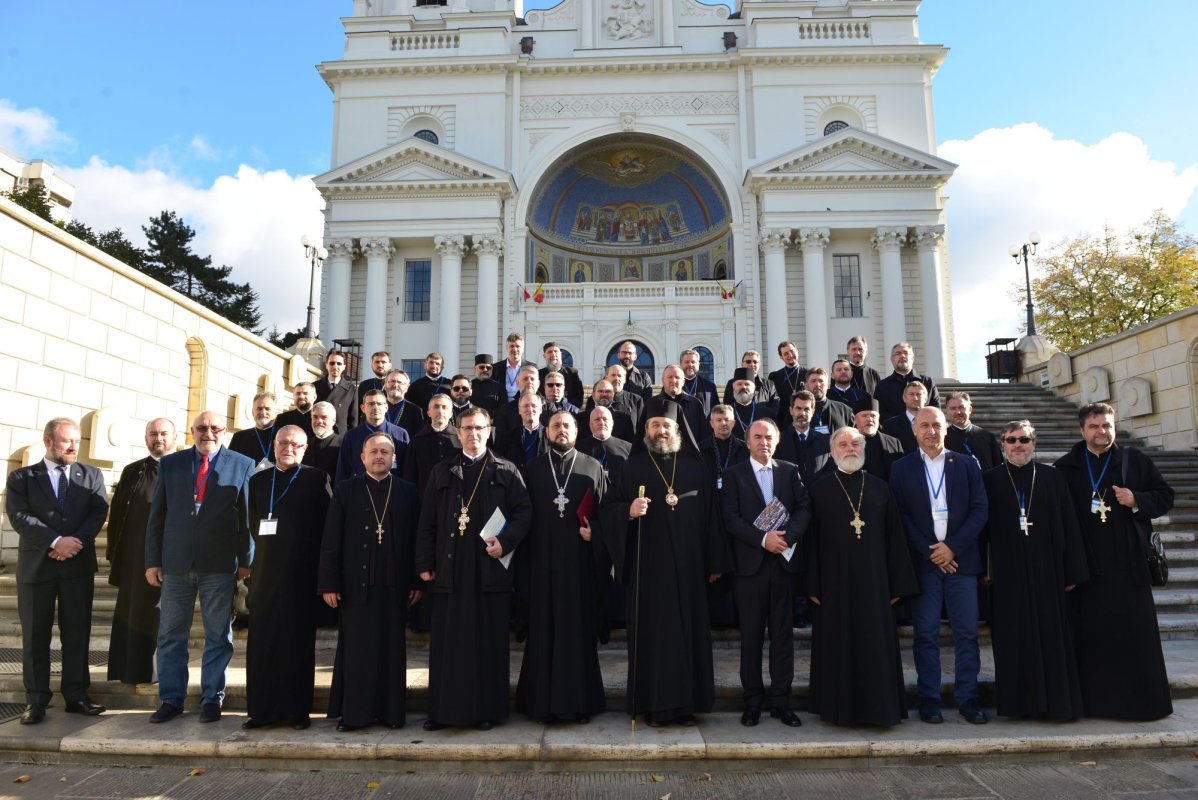 Misiunea Teologiei în slujirea Bisericii este explicitare a Revelației divine şi călăuzire pentru viața creștină 230585