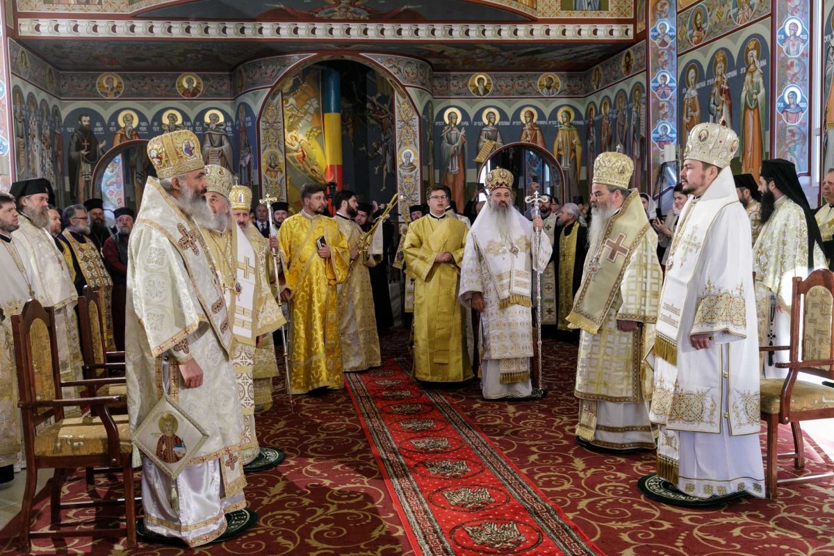 Mitropolia Basarabiei cultivă iubirea statornică pentru Biserica Strămoşească a poporului român 230544