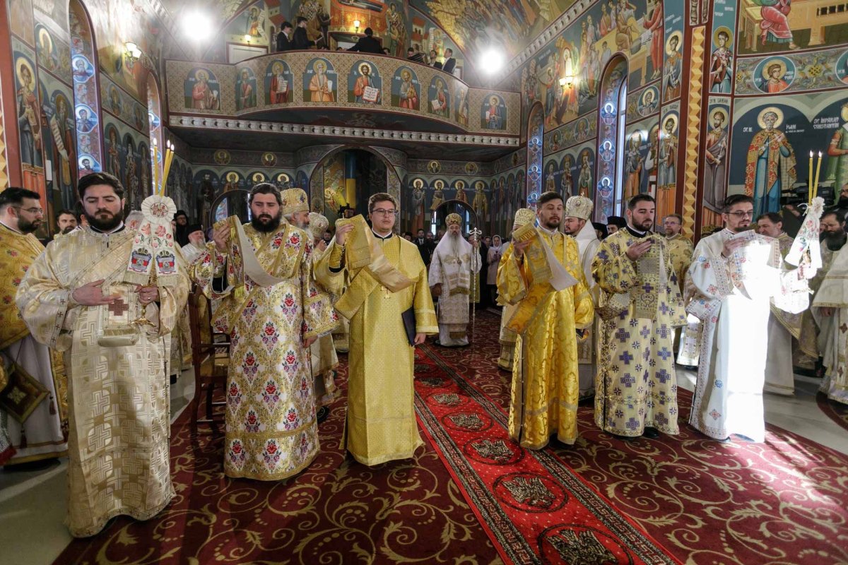 Mitropolia Basarabiei cultivă iubirea statornică pentru Biserica Strămoşească a poporului român 230548