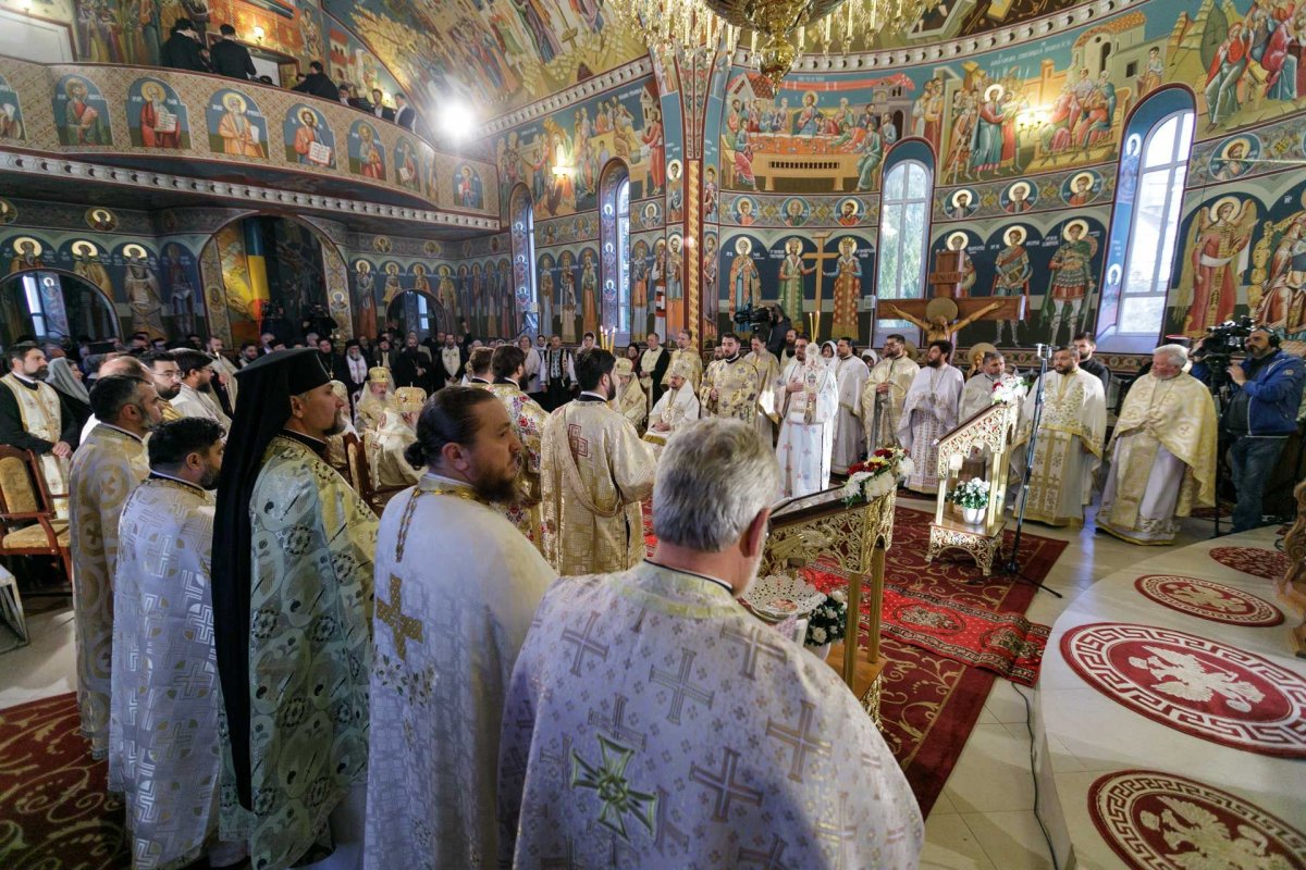 Mitropolia Basarabiei cultivă iubirea statornică pentru Biserica Strămoşească a poporului român 230552