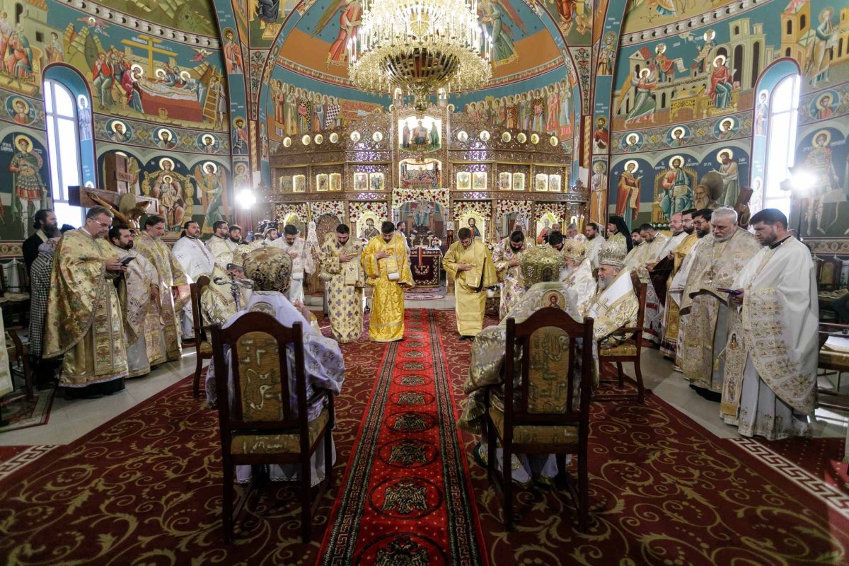 Mitropolia Basarabiei cultivă iubirea statornică pentru Biserica Strămoşească a poporului român 230555