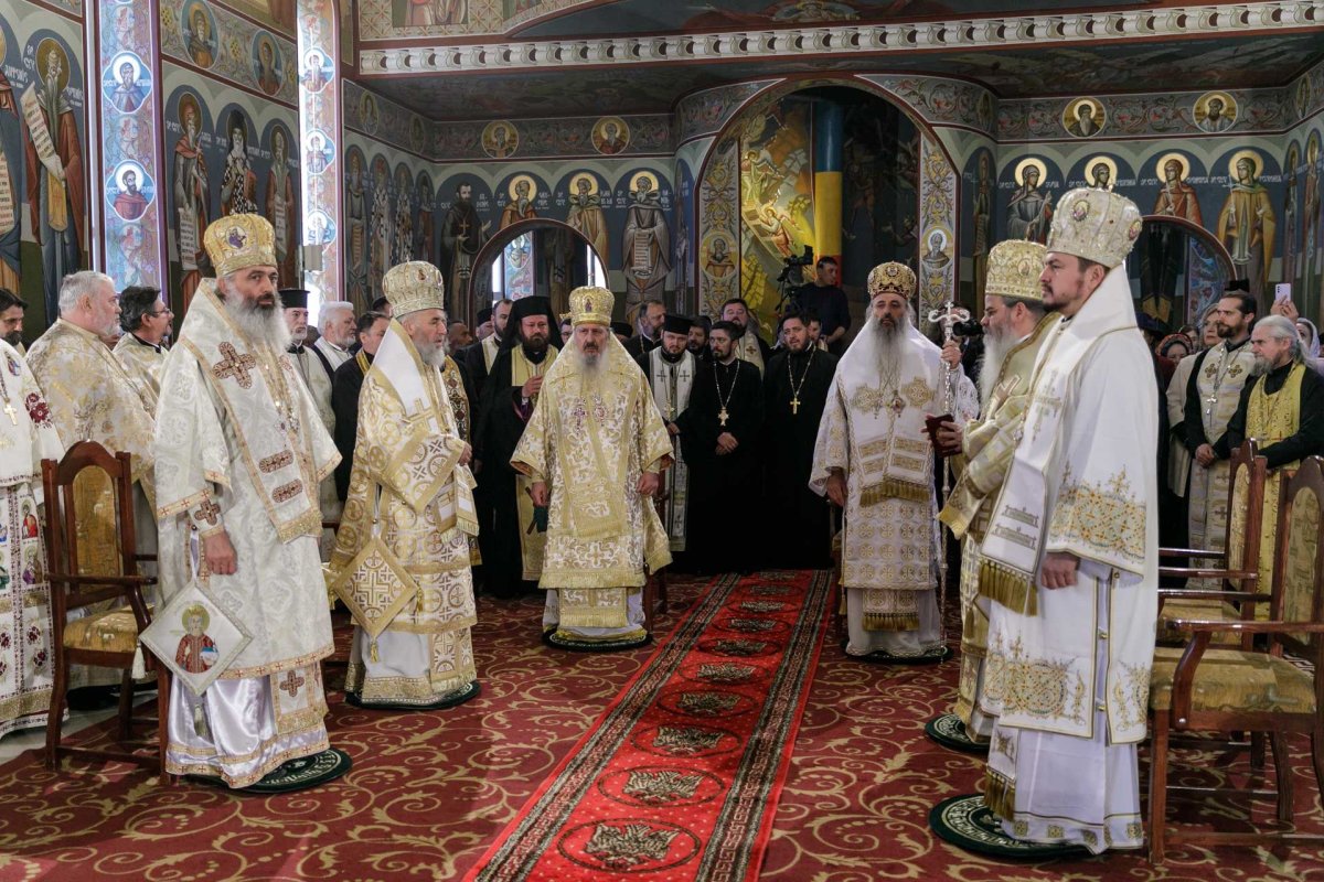 Mitropolia Basarabiei cultivă iubirea statornică pentru Biserica Strămoşească a poporului român 230558