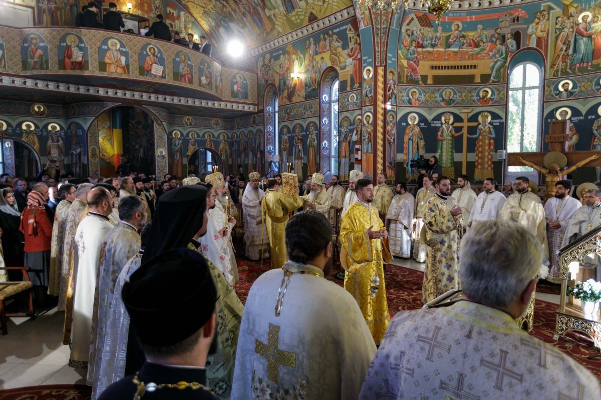 Mitropolia Basarabiei cultivă iubirea statornică pentru Biserica Strămoşească a poporului român 230559