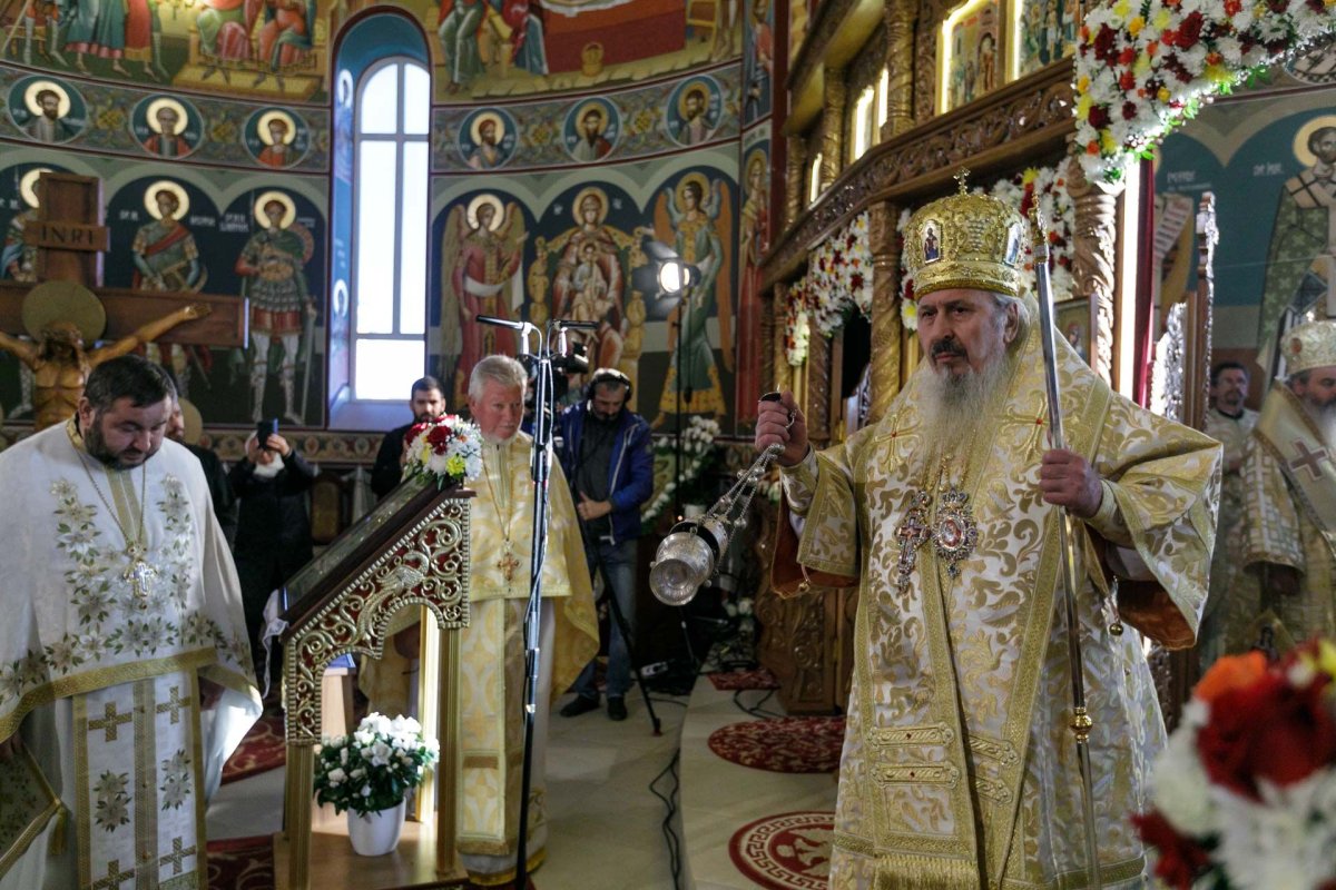 Mitropolia Basarabiei cultivă iubirea statornică pentru Biserica Strămoşească a poporului român 230561