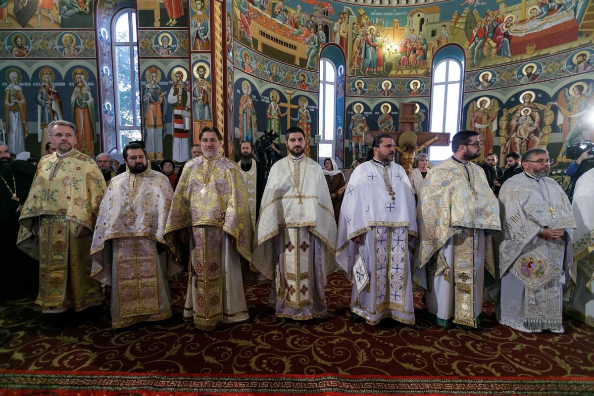 Mitropolia Basarabiei cultivă iubirea statornică pentru Biserica Strămoşească a poporului român 230562