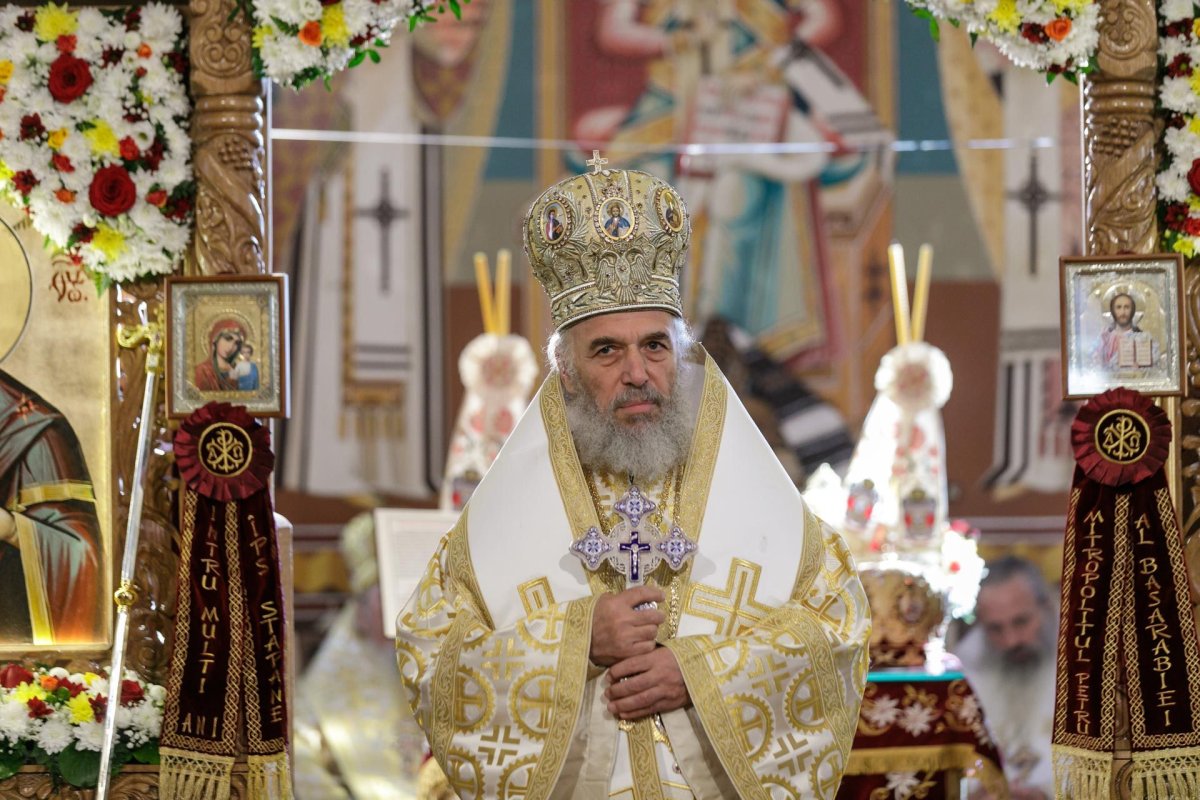 Mitropolia Basarabiei cultivă iubirea statornică pentru Biserica Strămoşească a poporului român 230571