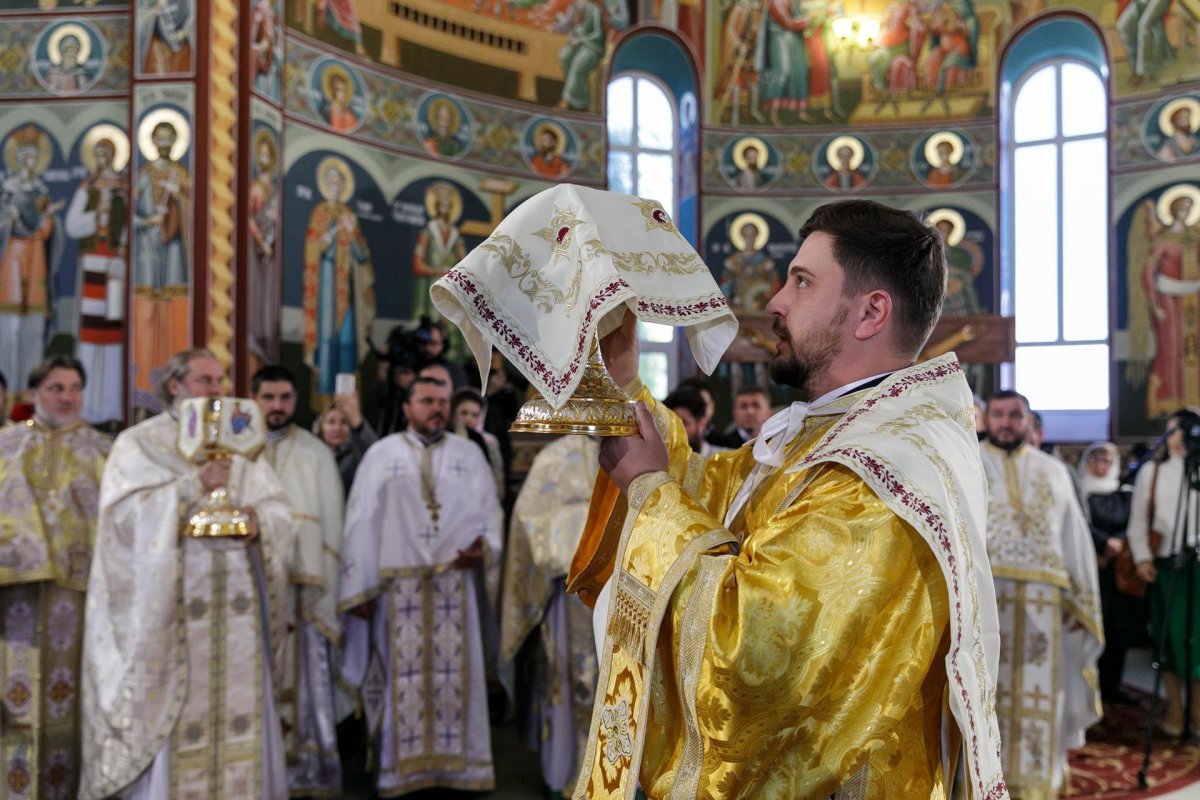 Mitropolia Basarabiei cultivă iubirea statornică pentru Biserica Strămoşească a poporului român 230577