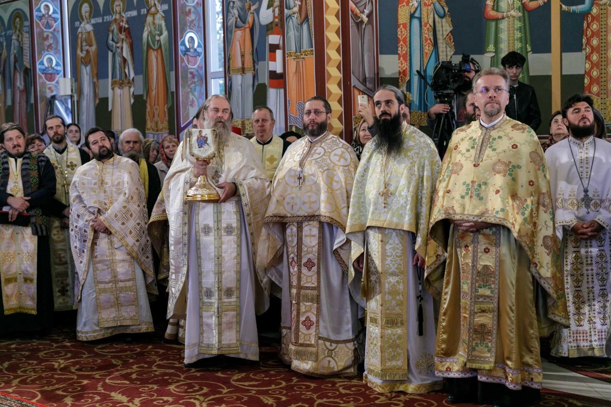 Mitropolia Basarabiei cultivă iubirea statornică pentru Biserica Strămoşească a poporului român 230578